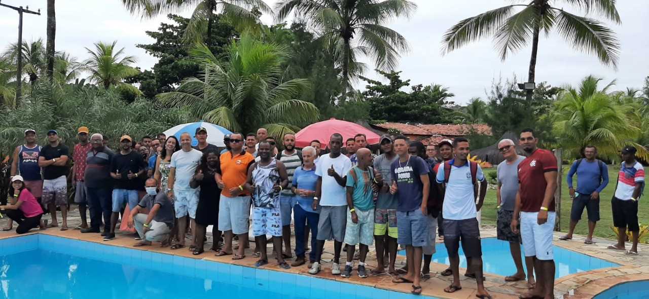 Camacã: Prefeitura realiza viagem com os Garis a Canavieiras para comemorar o seu dia